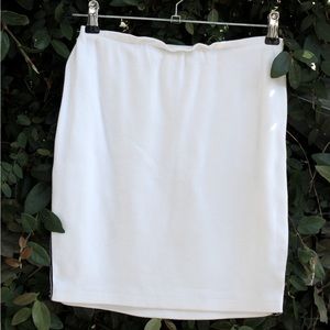 White cotton ribbed skirt with black and white on the side strip